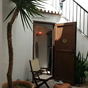 https://la-mirilla-suites-1.es-andalucia.com